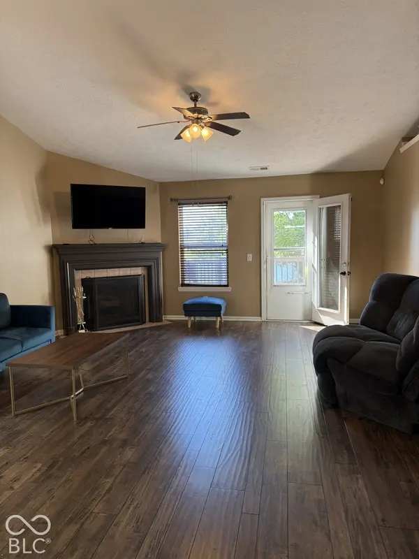 3229 Creekshore DR, Indianapolis, IN 46268