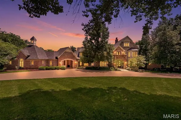 14 Brookwood RD, St Louis, MO 63131