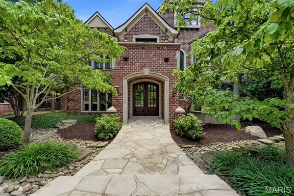 14 Brookwood RD, St Louis, MO 63131