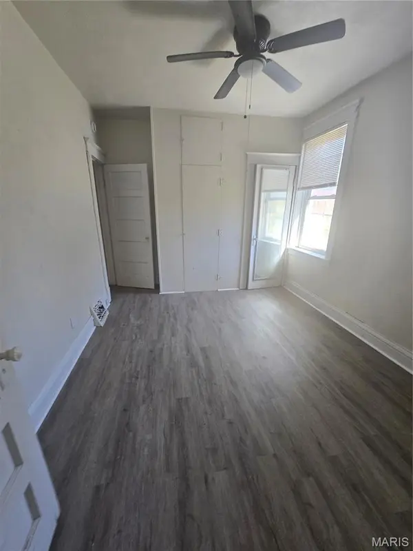 4458 Penrose ST, St Louis, MO 63115