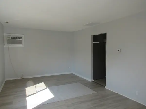 1613 Juneway TER, Round Lake Beach, IL 60073