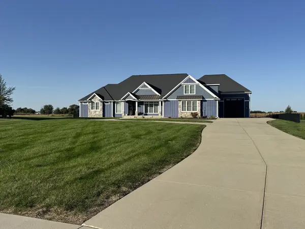 4 Redington CT, Savoy, IL 61874