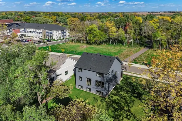 621 Kraewood DR, Northfield, MN 55057