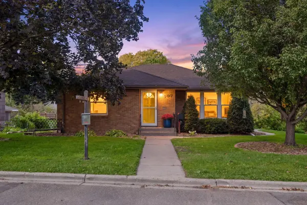 909 Manomin AVE, West Saint Paul, MN 55118