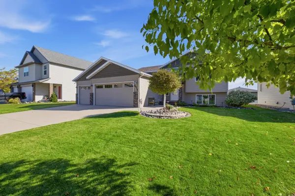 6916 24th ST S, Fargo, ND 58104