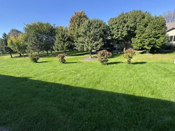 541 Southport DR, Fairmont, MN 56031