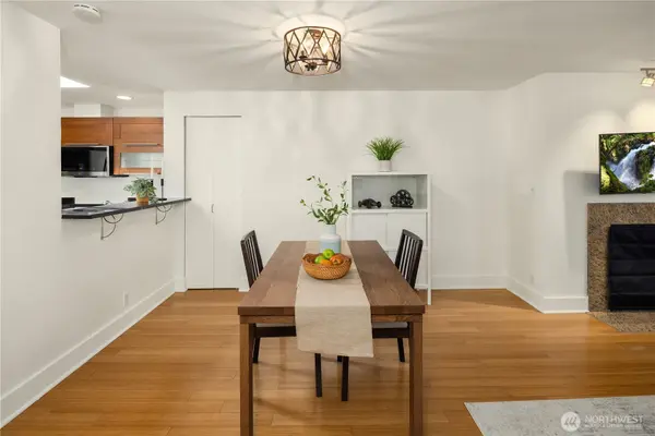 7323 Sand point WAY NE #312, Seattle, WA 98115