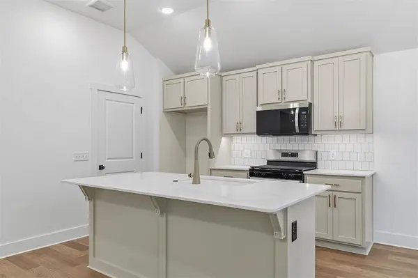 4757 Gabe Creek LN, Edmond, OK 73003