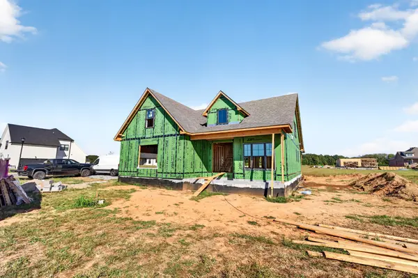 137 Aspen Pine Dr, Clarksville, TN 37043