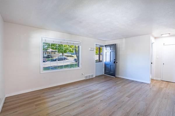 6025 N Belt St, Spokane, WA 99205