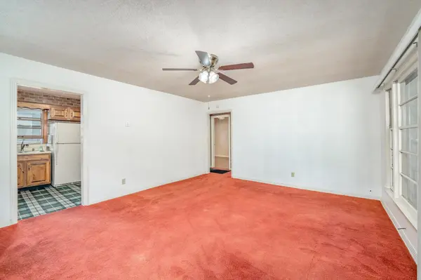 1944 S Parkwood Ln, Wichita, KS 67218