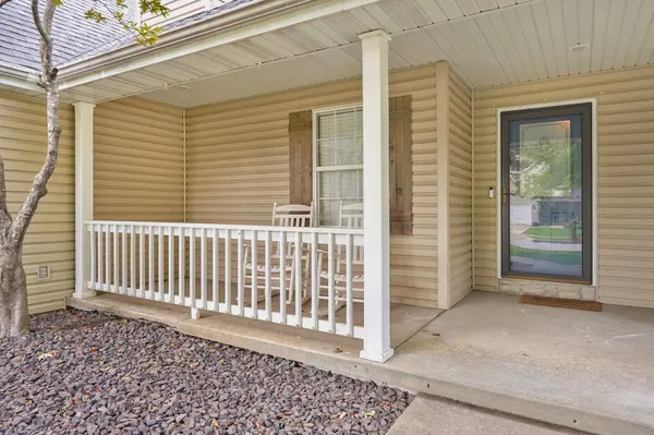 521 E Halsey ST, Republic, MO 65738