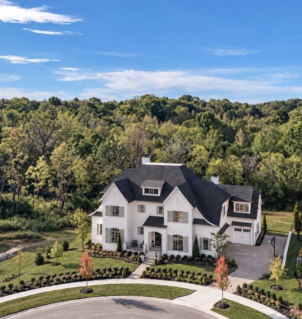 9331 Double Run Ct, College Grove, TN 37046
