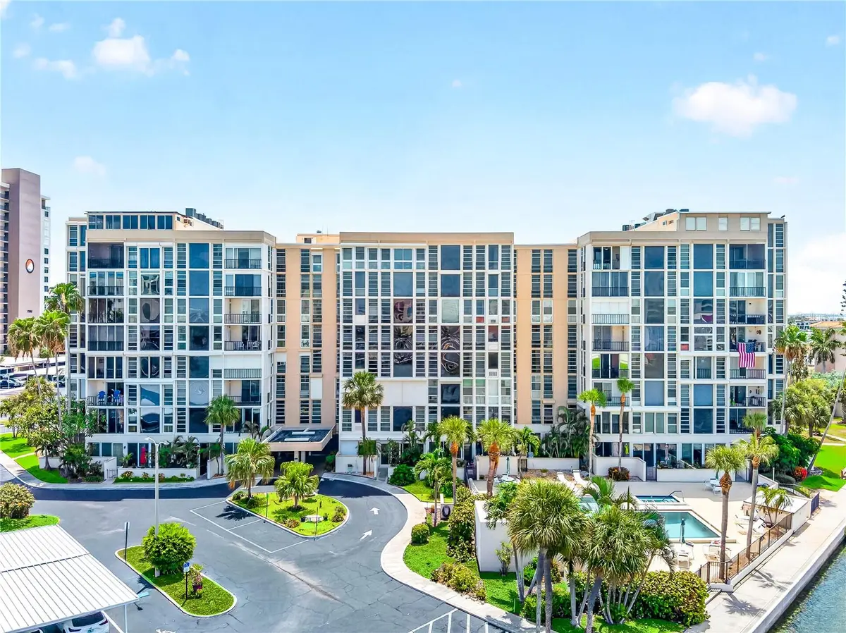 7400 SUN ISLAND DR S #203, South Pasadena, FL 33707