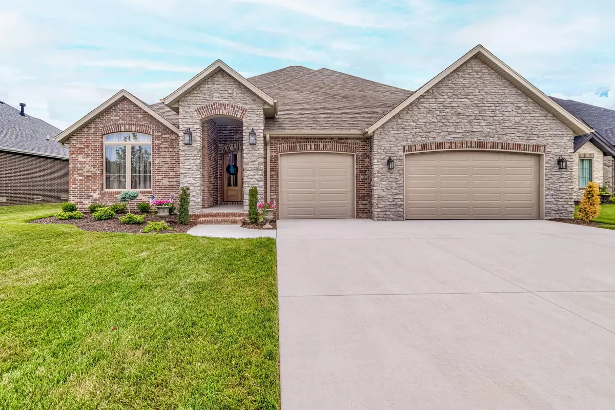 760 S Thornridge DR, Springfield, MO 65809