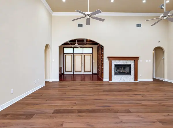 415 Saint Andrews ST, Meadowlakes, TX 78654