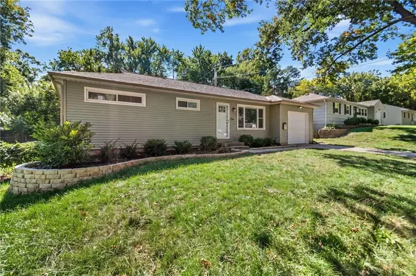 5719 W 81st ST, Prairie Village, KS 66208