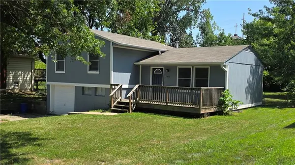 7301 84th TER #NW, Kansas City, MO 64151