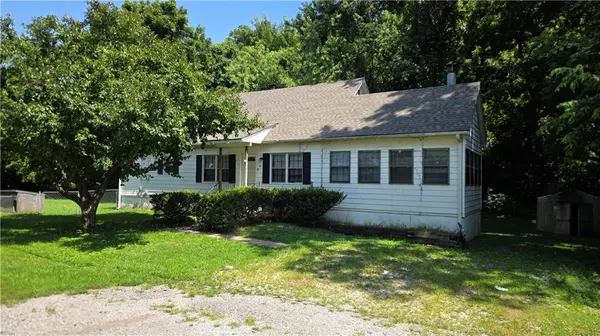 4701 Green Hills RD #NW, Riverside, MO 64150
