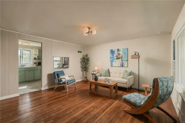 405 W 86th TER, Kansas City, MO 64114