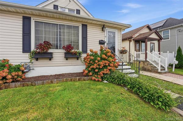 19 Catherine AVE, Franklin Square, NY 11010