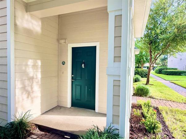417 SOUTHERN PECAN CIR #208, Winter Garden, FL 34787