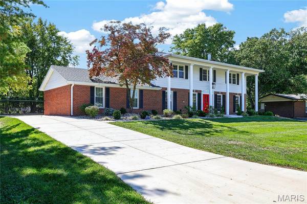 12120 Hibler DR, Creve Coeur, MO 63141