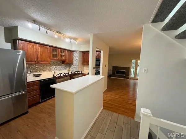 2029 Silent Spring DR, Maryland Heights, MO 63043