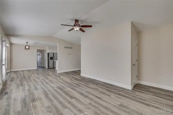 562 Oak ST, Farmington, MO 63640