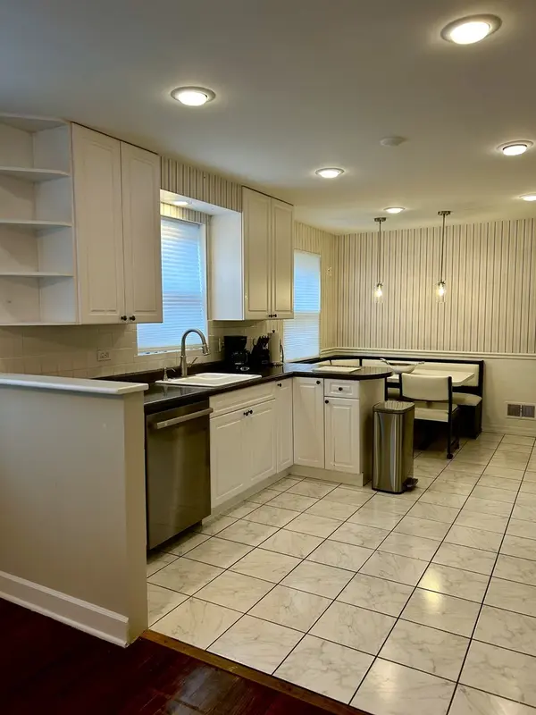 2918 W Hollywood AVE #2, Chicago, IL 60659