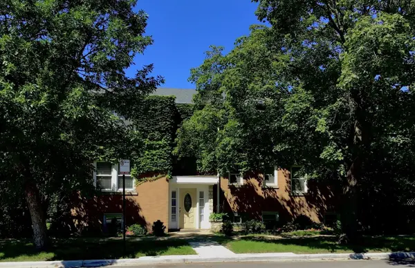 2918 W Hollywood AVE #2, Chicago, IL 60659