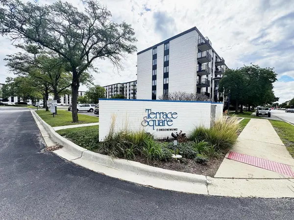 9098 W Terrace DR #4-K, Niles, IL 60714