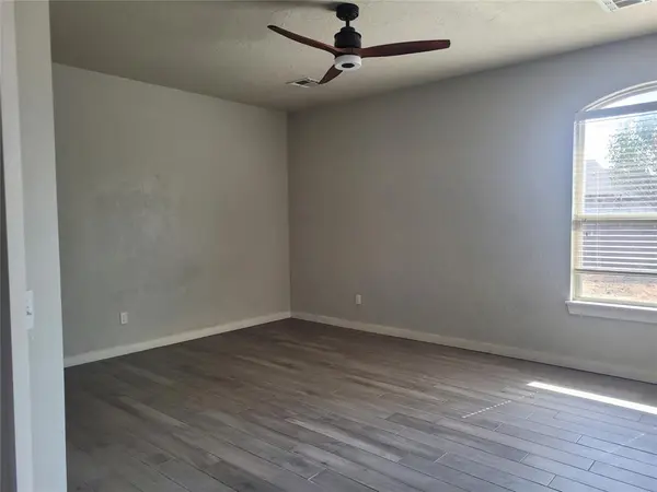 11424 NW 109th ST, Yukon, OK 73099