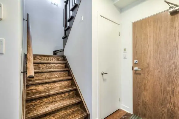 370 Square One DR #Th23 C, Mississauga, ON L5B 0E6