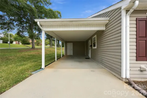 1001 Old Chestnut WAY, Cramerton, NC 28032