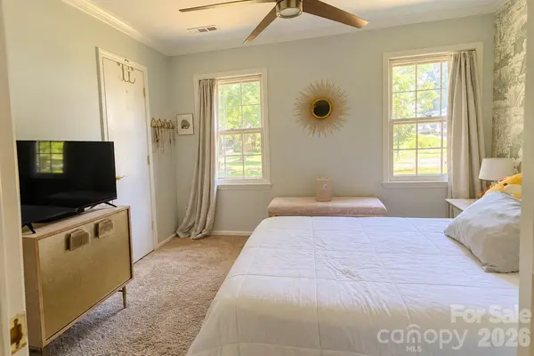 1225 E Barden RD, Charlotte, NC 28226