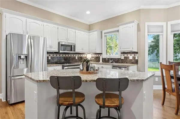 8412 W 129 TER, Overland Park, KS 66213