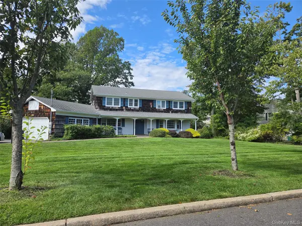 104 Benson AVE, Sayville, NY 11782