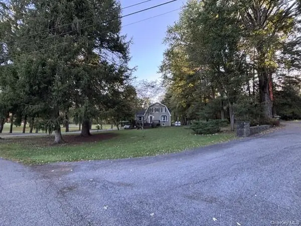 30 Lomala RD, Hopewell Junction, NY 12533