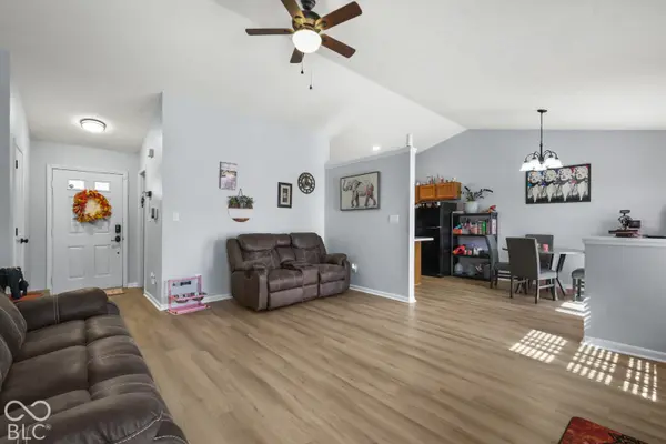 10223 Park Valley, Indianapolis, IN 46229