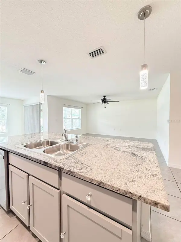 6723 SE 3RD LOOP, Ocala, FL 34472