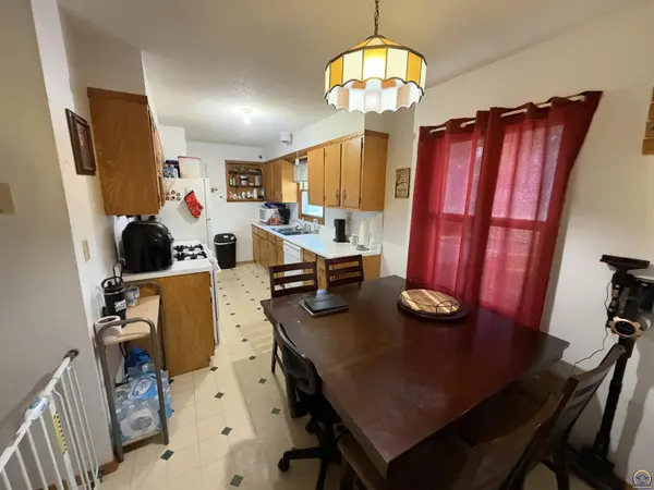 515 W Madison ST, Madison, KS 66860