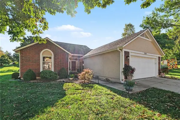 12201 Caenen DR, Overland Park, KS 66213
