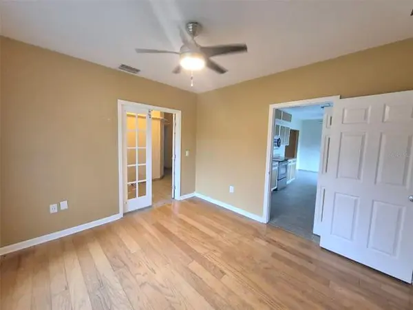 902 GREENBELT CIR, Brandon, FL 33510