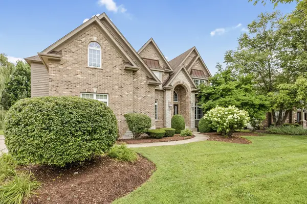 4767 Sassafras LN, Naperville, IL 60564