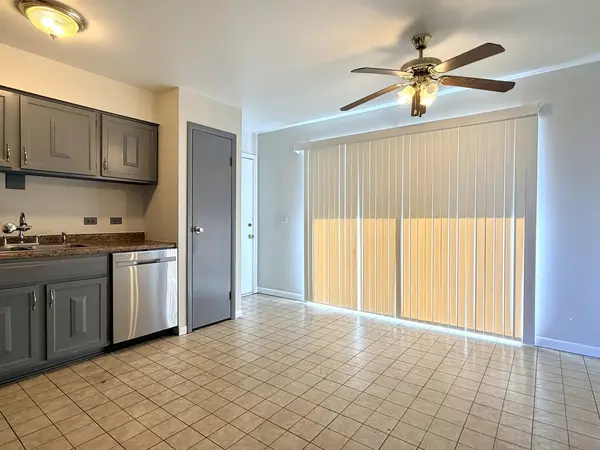 1452 Carol CT #2A, Palatine, IL 60074