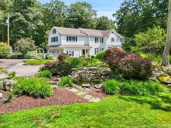 33 Peters LN, Pound Ridge, NY 10576