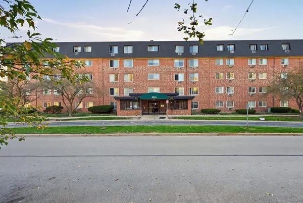 5011 Valley LN #208, Streamwood, IL 60107