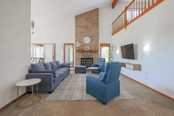 1801 Monterey CT, Hoffman Estates, IL 60169