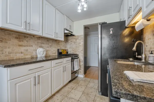 9143 S Roberts RD #21, Hickory Hills, IL 60457